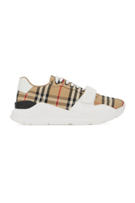 casual-sneakers-for-everyday-wear