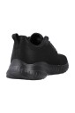 sneakers-a-la-mode-pour-femmes-confiantes