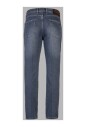 grijze-jeans-met-logopatch