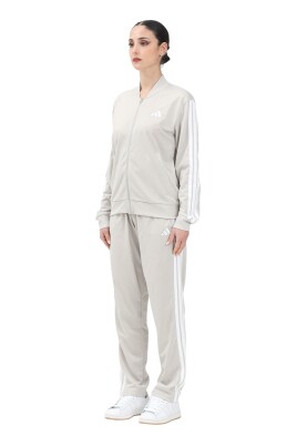 sportig-essentials-3-stripes-klanning