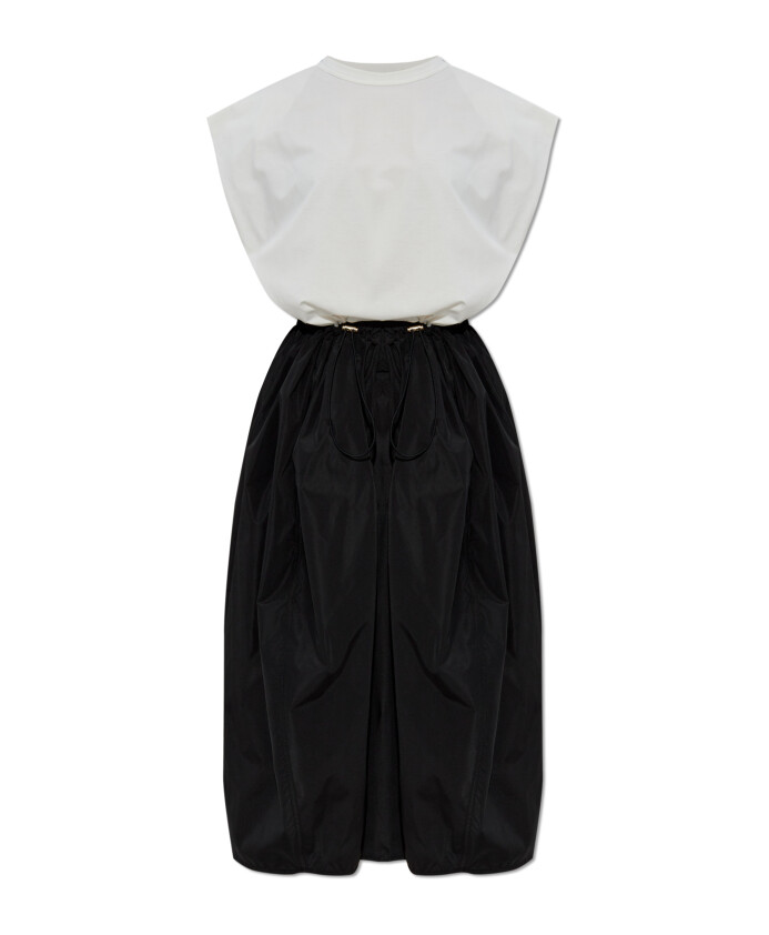 robe-confectionnee-a-partir-de-materiaux-combines