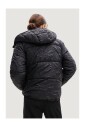 zwarte-hoodie-jas-met-rits-en-knoopsluiting