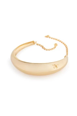Halsband i halvmåneform