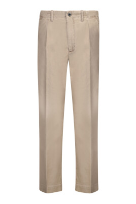 brown-chino-pants-loose-fit