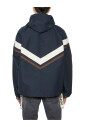 veste-coupe-vent-a-capuche