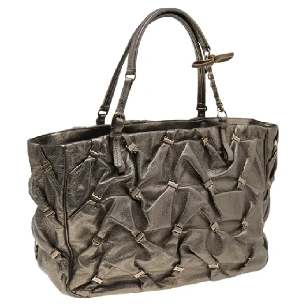 Salvatore Ferragamo Pre-owned Leather totes Gray Dames