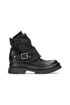 leather-ankle-boot-with-zip-closure