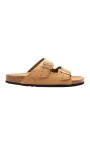 sandales-beiges-en-daim-cloutees