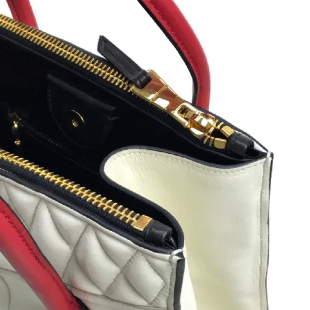 Miu Pre-owned Leather handbags White Dames