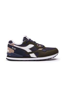sportive-sneakers