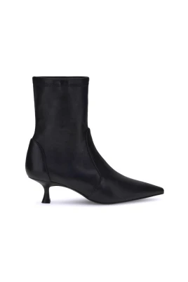 Naomi Ankelboots