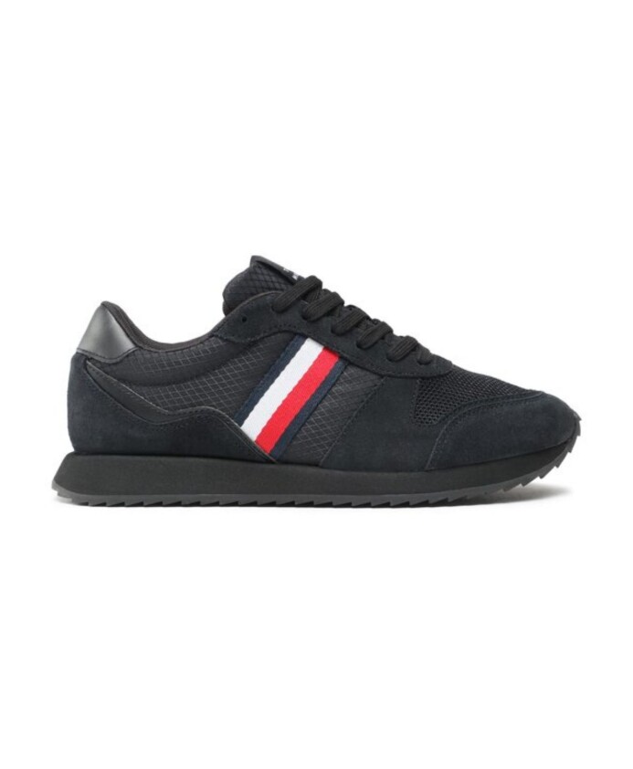 black-sneakers-with-mesh-inserts