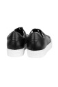 sneakers-en-cuir-noir-au-design-minimaliste