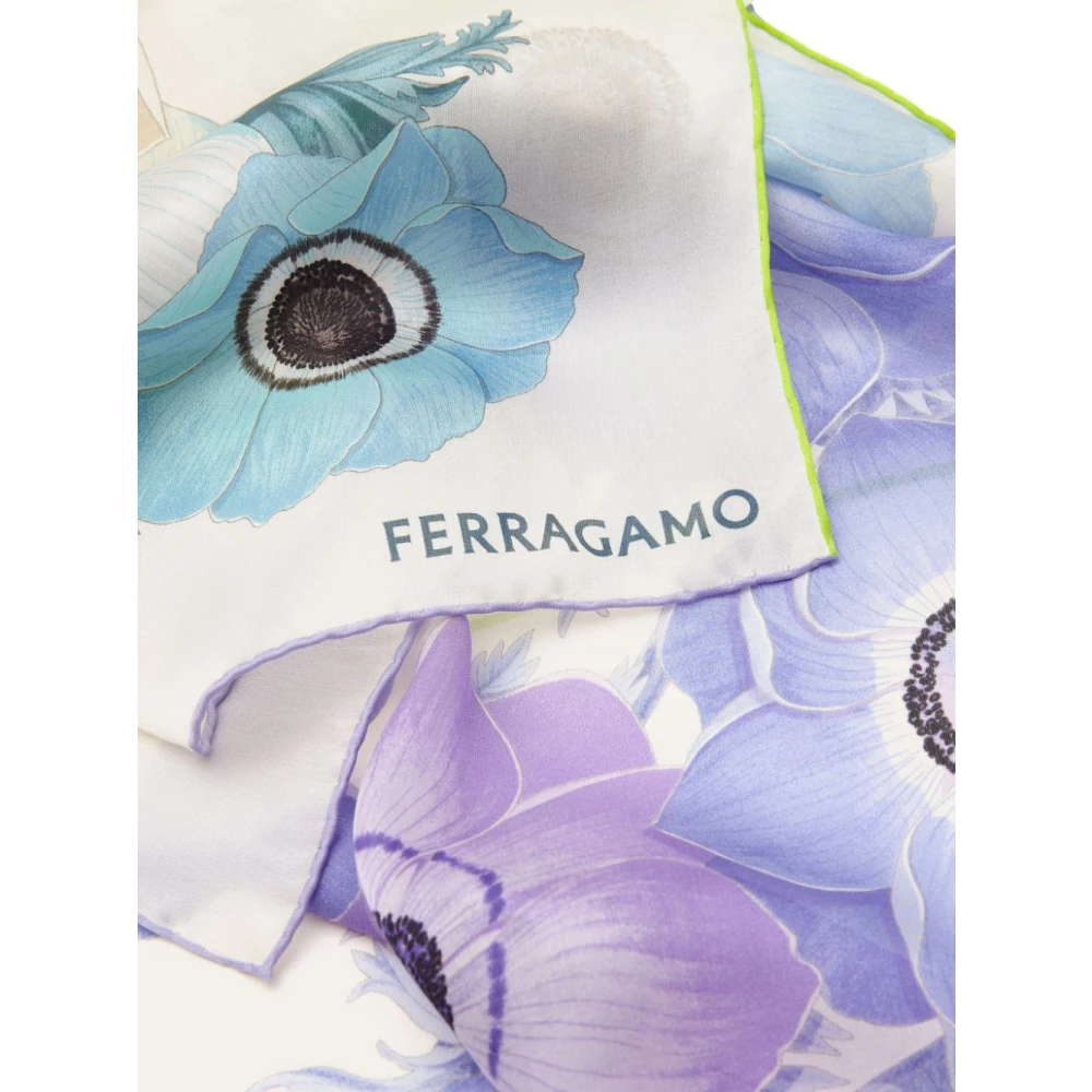 Salvatore Ferragamo Bloemenprint Zijden Sjaal Lila Purple Dames