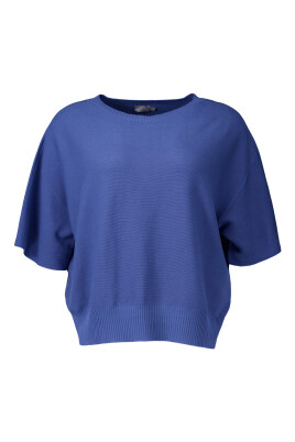blue-sweaters