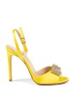 talons-en-satin-avec-en-cristal-jaune