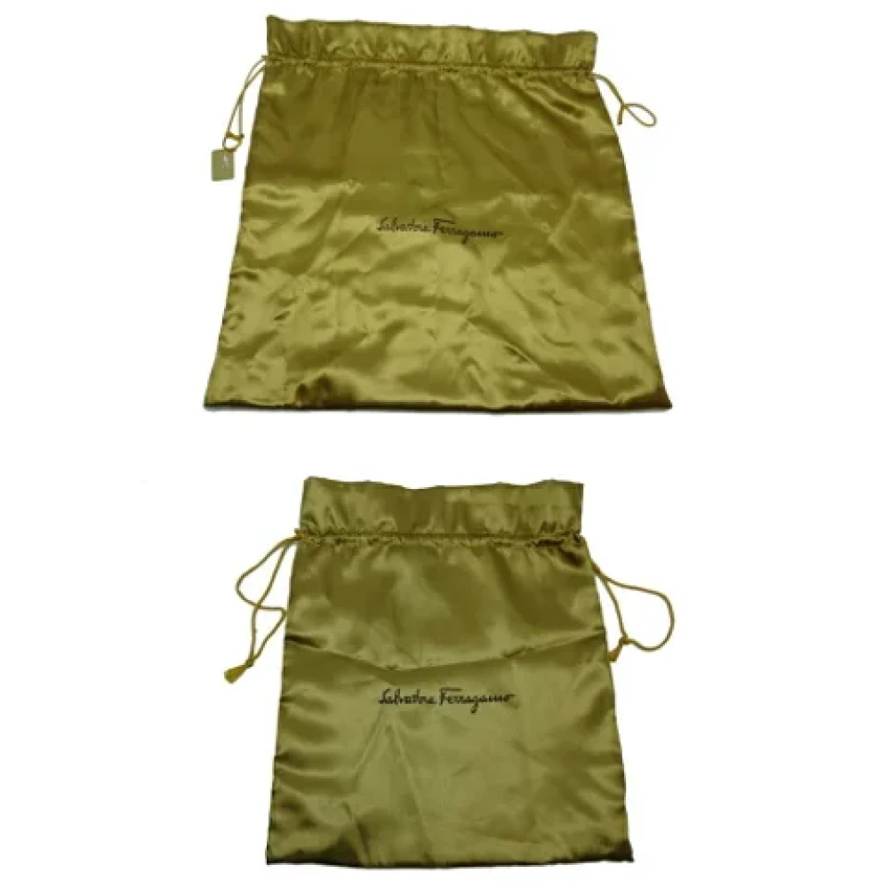 Salvatore Ferragamo Pre-owned Fabric handbags Green Dames