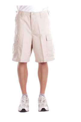 beige-shorts-med-lynlas-og-knap