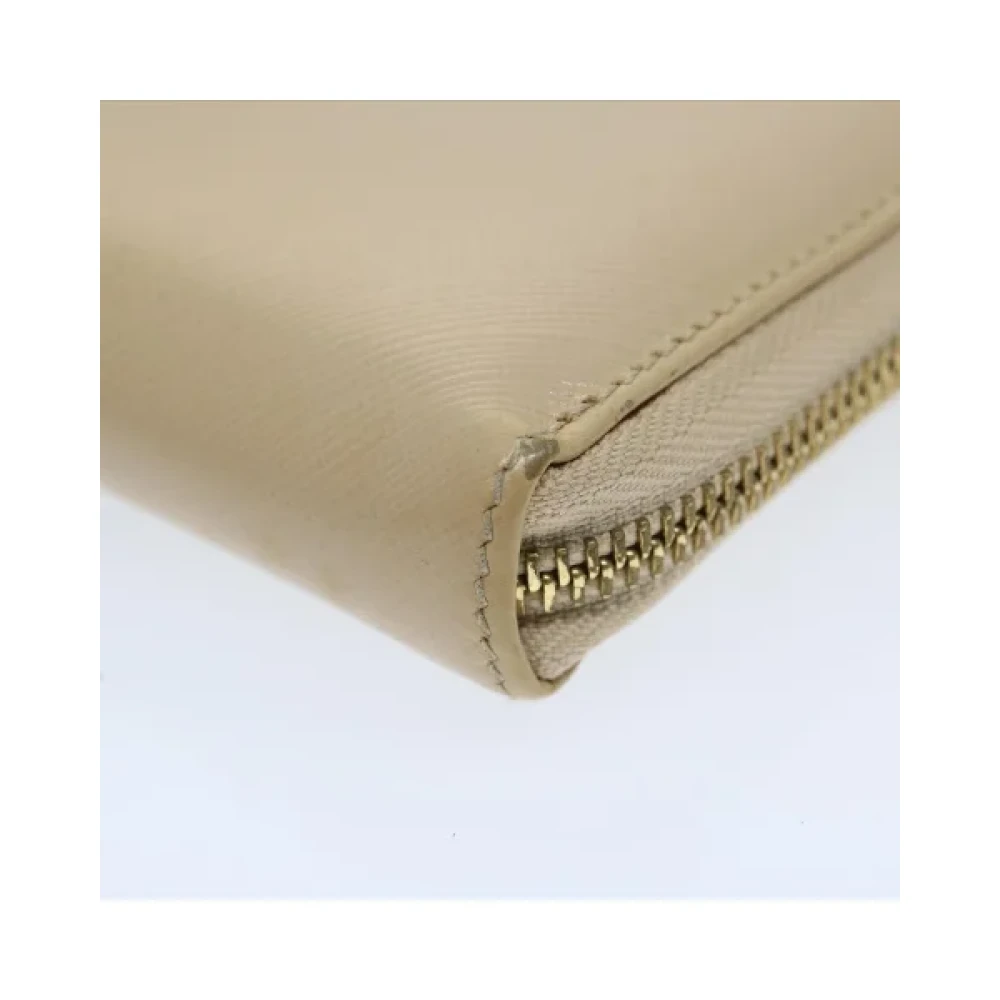Salvatore Ferragamo Pre-owned Leather wallets Beige Dames