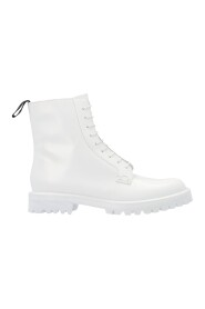 Schnürstiefel