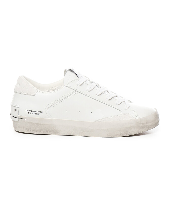 sneakers-blanches-avec-details-en-daim