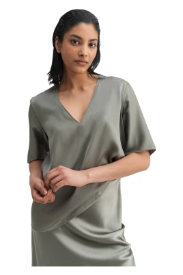 Yoli v-ringad silkesblus