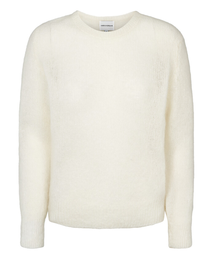 pull-en-tricot-doux-en-blanc