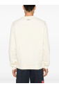 pull-blanc-avec-ecusson-logo