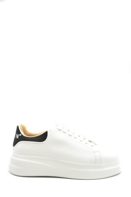 white-sneakers-for-men
