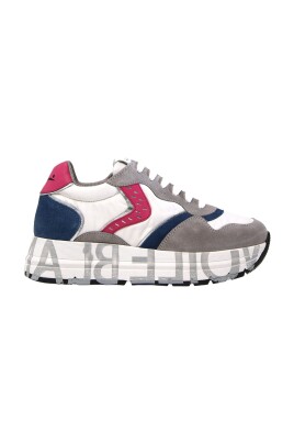 lightweight-grey-sneakers