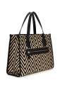 shopper-femme-avec-separation