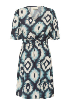 tie-dye-klanning-med-v-ringning