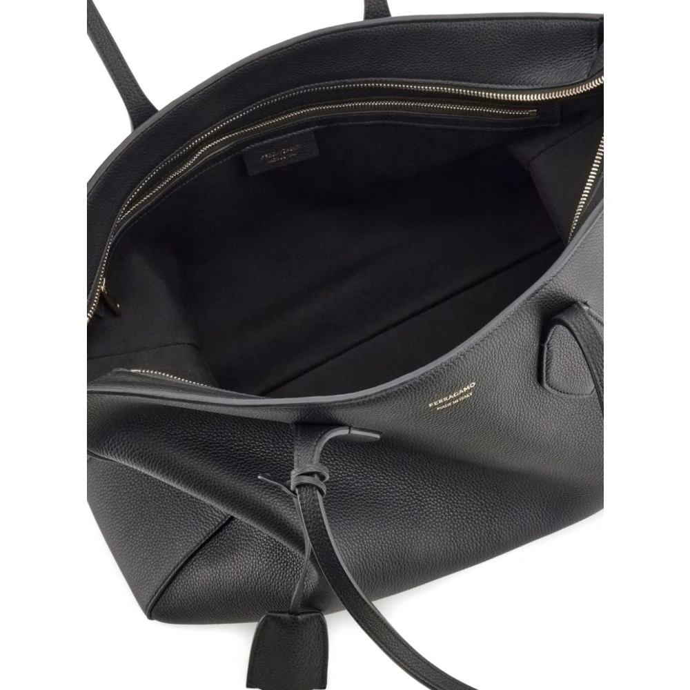 Salvatore Ferragamo Gestructureerde Leren Zwarte Handtas Black Dames