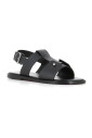 sandale-en-cuir-noir-avec-epingle-argentee