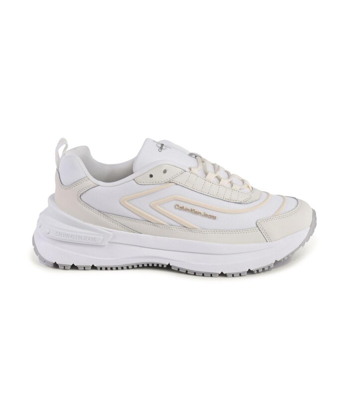 baskets-blanches-a-lacets-design-moderne