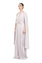 longue-robe-violette-elegante-avec-mante