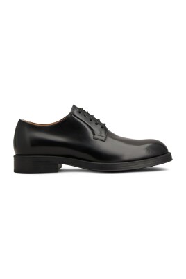 black-flat-shoes