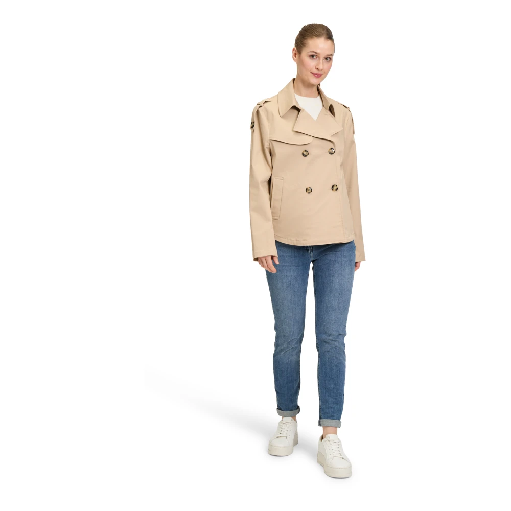 Amber & June Katoenen Trenchcoat met Klassieke Elementen Beige Dames