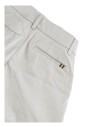 beige-chino-bermuda-eigentijds-en-veelzijdig