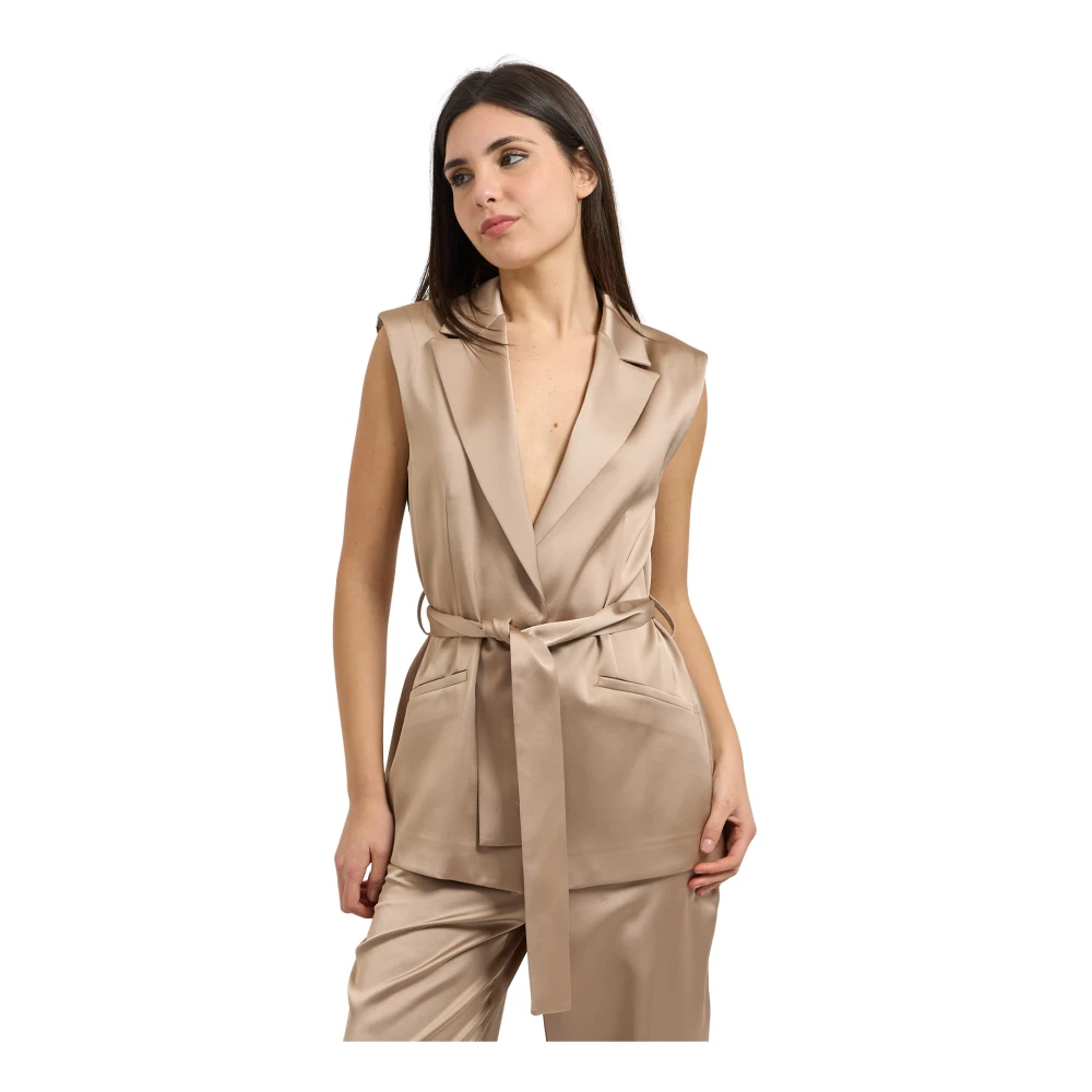 Fracomina Vrouw Beige Jassen Dames, S, Satijn, Mouwlloze Satijnen Blazer