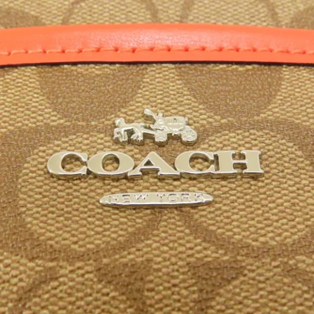 Coach Pre-owned Plastic shoulder-bags Brown Dames