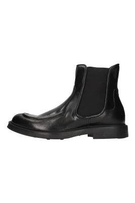 100 Boots