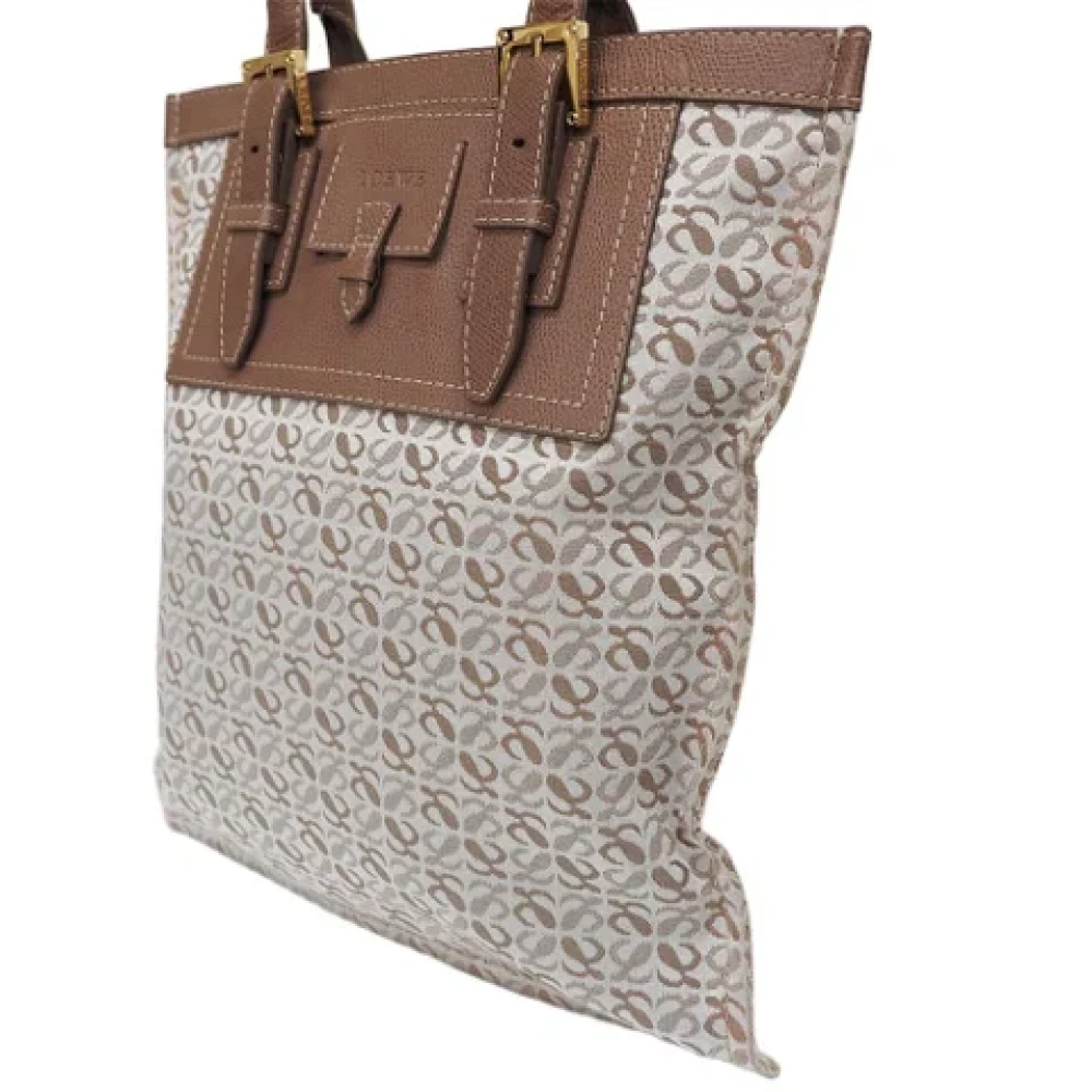 Loewe Pre-owned Canvas handbags Beige Dames