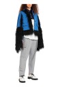 veste-bleue-a-capuche-en-fausse-fourrure