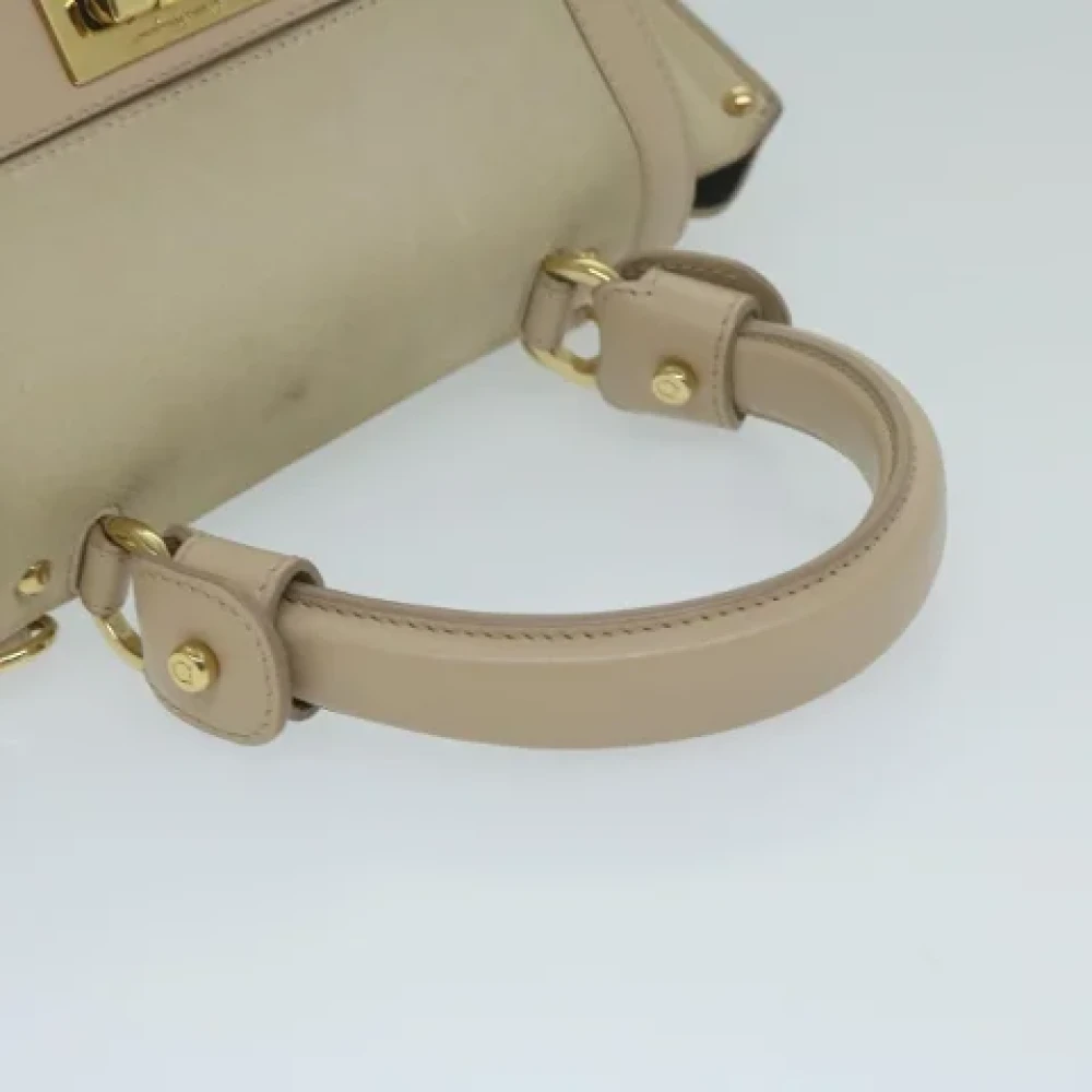 Salvatore Ferragamo Pre-owned Leather shoulder-bags Beige Dames