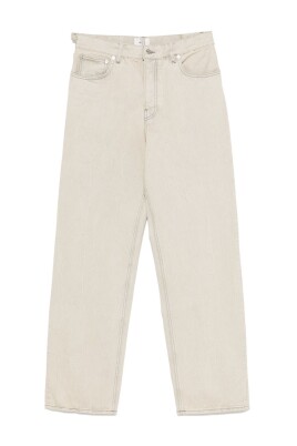 grijze-knoopsluiting-jeans-klassieke-zakken