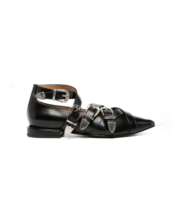black-polido-flat-shoes-with-silver-buckles