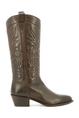 brown-ankle-boots-for-women