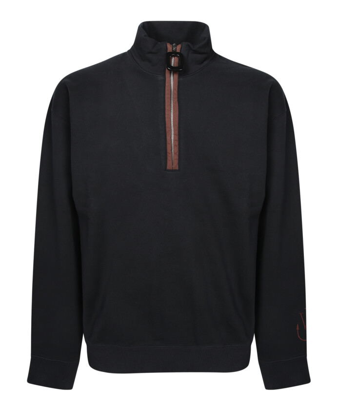 black-sweatshirt-with-high-collar