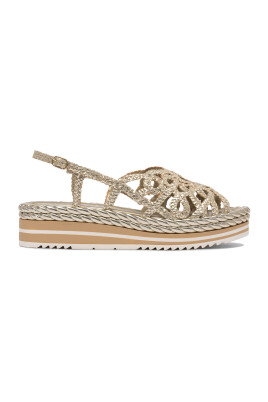 gold-sandals-for-women-ss25
